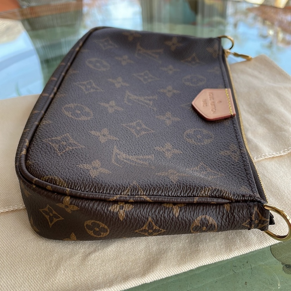 SOLD!!! Louis Vuitton Large Pochette!! - Picture 5 of 9